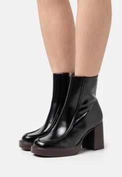 Tamaris Bottines À Talons Hauts - Black