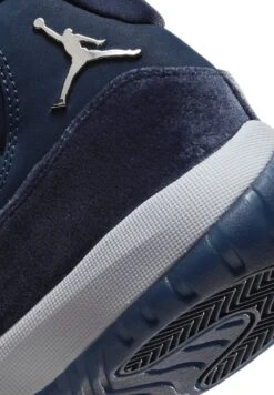 Wmns Air Jordan 11 Retro - Baskets Montantes - Midnight Navymtlc Slvr White -Chaussures Soldes 109132b5a4724504893631ec01a9d28d