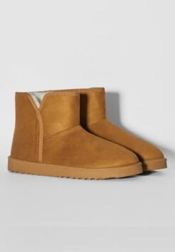 BERSHKA Bottes De Neige - Camel -Chaussures Soldes 1b8ec6a2b45941158bd396dfd119f52d