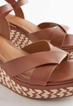Next Forever Comfort® Open Toe Wedges Regular Wide Fit - Sandales Compensées - Tan Brown -Chaussures Soldes 242d86bf6b1e420a875e56b37d8f1897