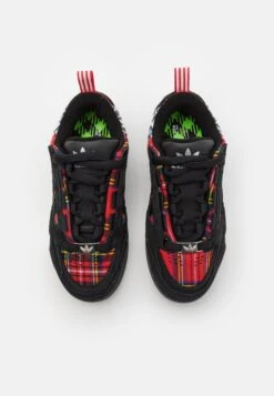 Adidas Originals Adi2000 Unisex - Baskets Basses - Core Black/Collegiate Red -Chaussures Soldes 282ed17869534a72a5af740a470761d2