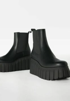 BERSHKA Xl - Bottines Compensées - Black -Chaussures Soldes 2e2b1613bcbe459ea8b8bf0b69bc3b23