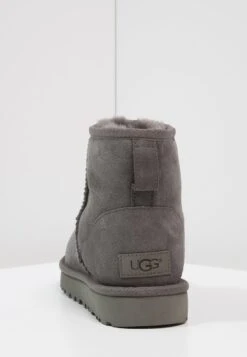 Ugg Classic Mini - Bottines - Grey -Chaussures Soldes 38f0272feaa24dd298b9c5c112c2daeb