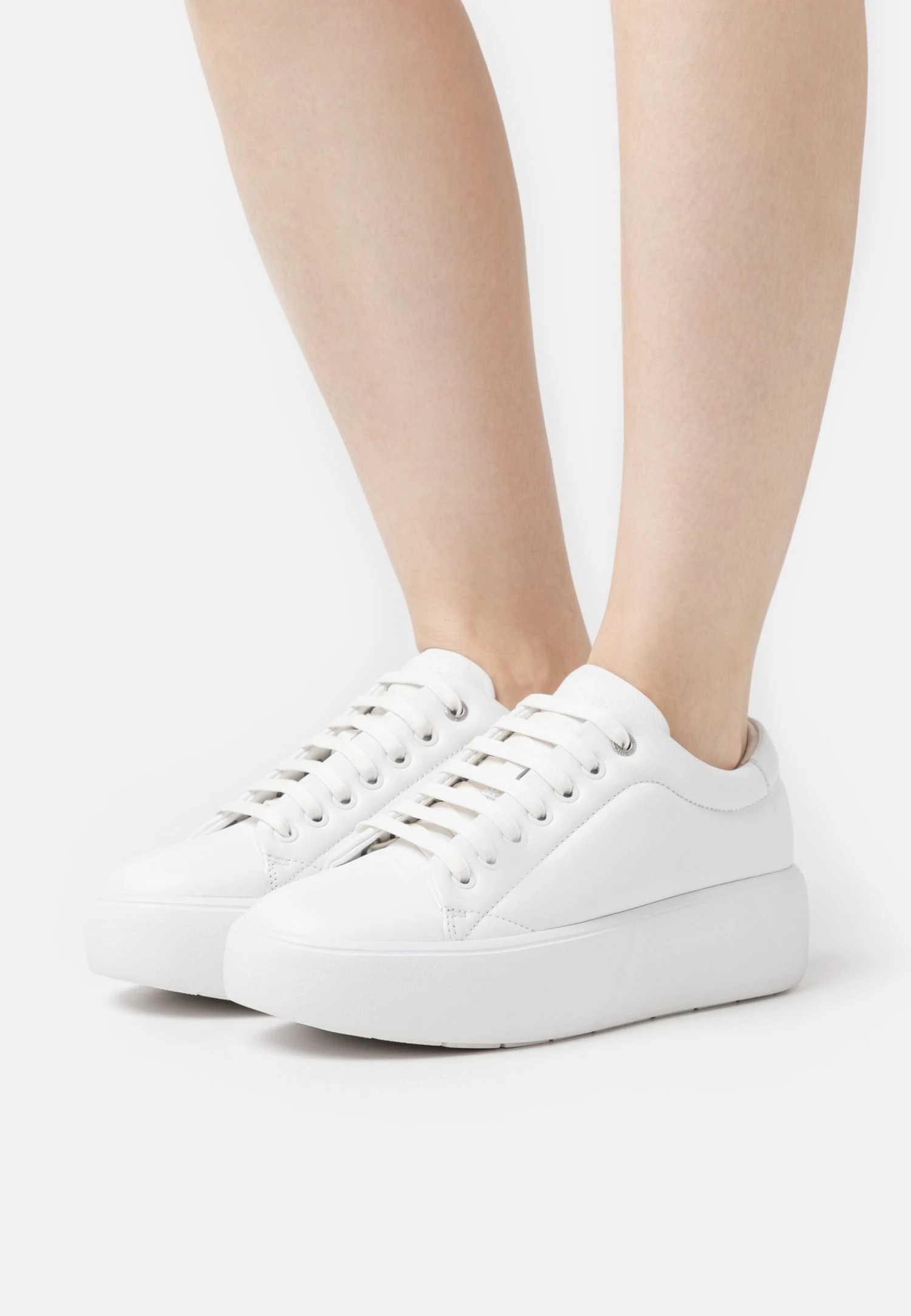Calvin Klein Bubble Cupsole Lace Up - Baskets Basses - Triple White 3 Calvin Klein Bubble Cupsole Lace Up - Baskets Basses - Triple White