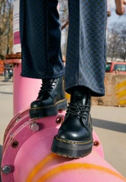 Nouvelles versions -Chaussures Soldes 4f7a7979d5c0479a880fd697c600717b