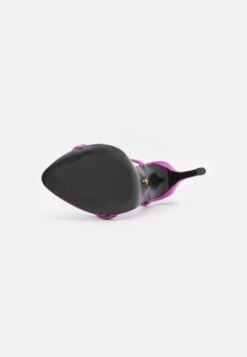 Kurt Geiger London Shoreditch - Sandales - Fuchsia 14 Kurt Geiger London Shoreditch - Sandales - Fuchsia -Chaussures Soldes 510f4c729f2f441ca6eed6f9b0b194b0