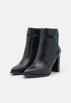 Menbur Bottines - Navy -Chaussures Soldes 5670e00bda1144b59ad722e24f0494a2