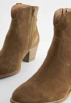 Next Forever Comfort Western Regular Wide Fit - Santiags - Tan Brown -Chaussures Soldes 583ae1ac95e54ec0b7a040108fd8cb80