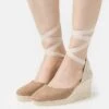 Manebi Low Wedge - Sandales À Plateforme - Vintage Taupe -Chaussures Soldes 66d9f7cfb92c4777a960ccad0e36591c