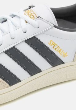 Adidas Originals Handball Spezial Unisex - Baskets Basses - Footwear White/Grey Five/Off-White -Chaussures Soldes 6fa9b14a7d3d49d590a3e85c033ba701