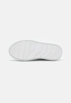 Calvin Klein Bubble Cupsole Lace Up - Baskets Basses - Triple White 12 Calvin Klein Bubble Cupsole Lace Up - Baskets Basses - Triple White -Chaussures Soldes 702c02fe82c94a4597d8db7417ac317f