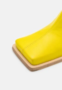 Miista Brenda Boots - Bottines - Yellow -Chaussures Soldes 702fd3ddf15546e498348040d2682b20