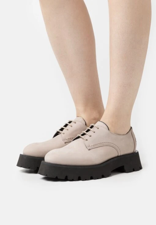 PAUL SMITH Womens Shoe - Derbies - Grey Beige -Chaussures Soldes 7c7ca52b71e4476f87522bf7ff4bd4fa