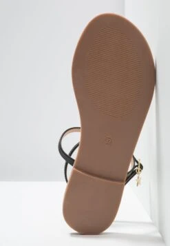 Even&Odd Tongs - Black -Chaussures Soldes 7ccd386961d84b9ab690a90db4141eca