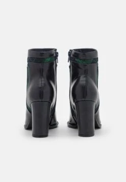 Menbur Bottines - Navy -Chaussures Soldes 7e51a24095064e9bb3a8959ba6da98d2