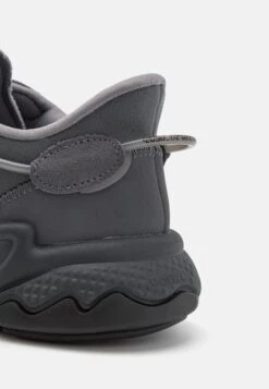 Adidas Originals Ozweego Unisex - Baskets Basses - Grey Five/Core Black/Grey -Chaussures Soldes 7f4bd59d62c44c70a66f4a4a4f38ff36