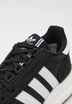 Adidas Originals Retropy E5 Unisex - Baskets Basses - Core Black/Footwear White -Chaussures Soldes 8153a7d9ab8f495f99cfdb13620a8ca3