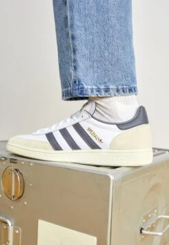 Nouvelles versions -Chaussures Soldes 881581d8f6eb4383be53f8b44f64757b