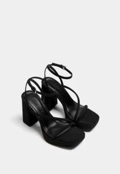 PULL & BEAR Sandales À Talons Hauts - Black -Chaussures Soldes 8a3183ca5352451aa43c744cacd7f6db