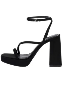 PULL & BEAR Sandales À Talons Hauts - Black -Chaussures Soldes 8ab25d07aa4b4c429fec2bc274884f66