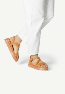 Nouvelles versions 13 Marco Tozzi Sandales Compensées - Mango