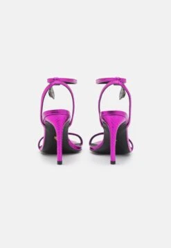 Kurt Geiger London Shoreditch - Sandales - Fuchsia 12 Kurt Geiger London Shoreditch - Sandales - Fuchsia -Chaussures Soldes 98354835b9b64f20a7cc0e292e22732e