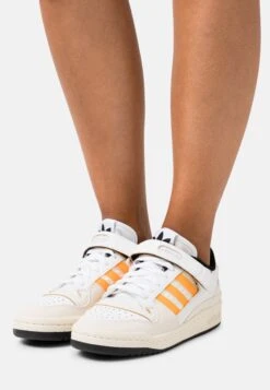 Adidas Originals Forum 84 - Baskets Basses - Off White/Orange Rush/Purple Tint -Chaussures Soldes b2ad80b8d8344e03b22591ccb0722d25