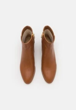 MICHAEL Michael Kors Madelyn Bootie - Bottines - Luggage -Chaussures Soldes b67df79a620441cb8be6a84520287ddc