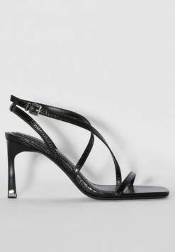 BERSHKA Strappy - Sandales À Talons Hauts - Black 15 BERSHKA Strappy - Sandales À Talons Hauts - Black -Chaussures Soldes b81e0c945a3a435dbc4df8abdd549119