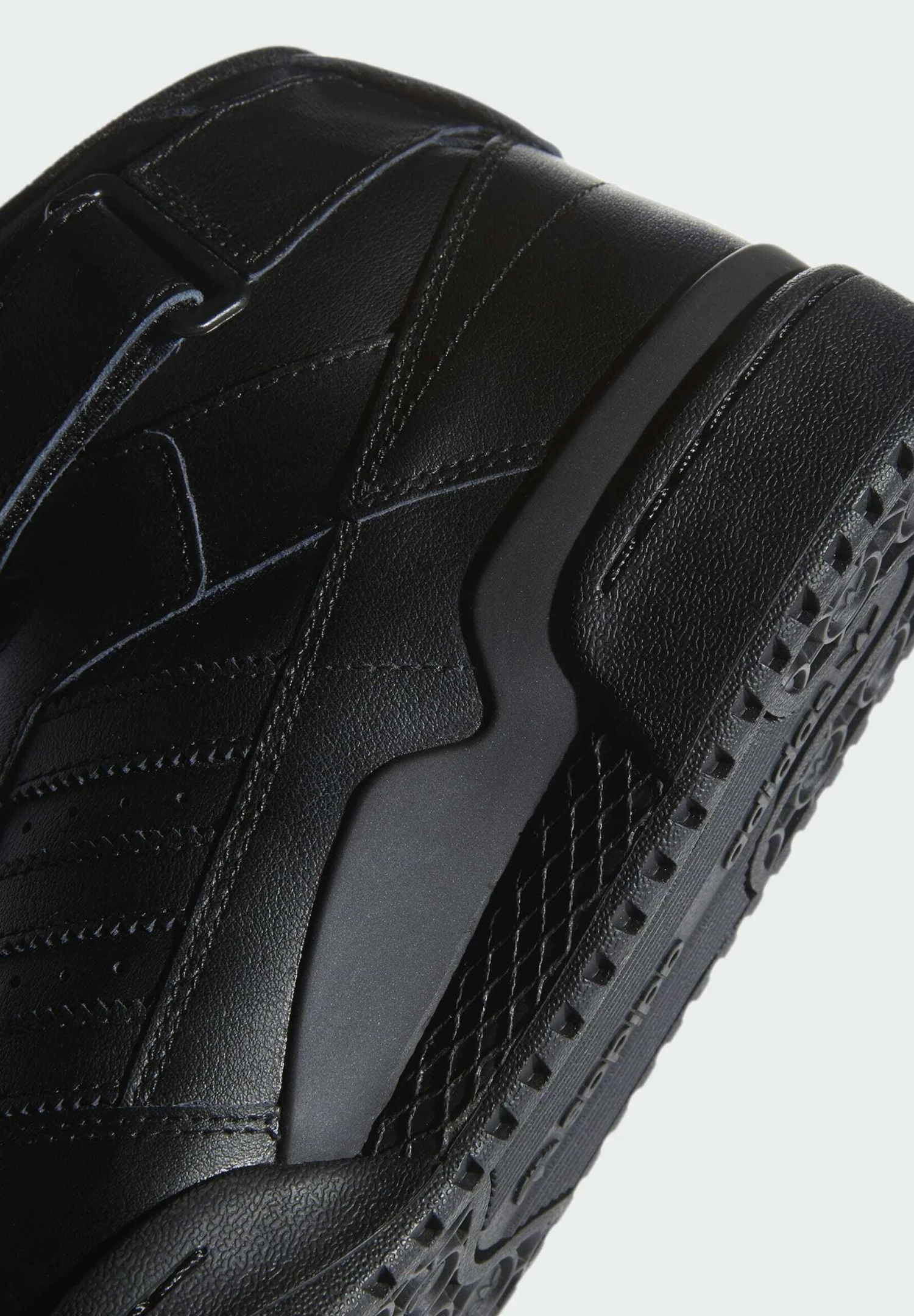 Adidas Originals Forum Mid Unisex - Baskets Montantes - Core Black/Core Black/Core Black 10 Adidas Originals Forum Mid Unisex - Baskets Montantes - Core Black/Core Black/Core Black - Image 8