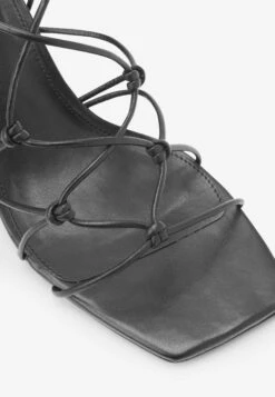 Next Signature Caged Knot Block Heels - Sandales - Black 13 Next Signature Caged Knot Block Heels - Sandales - Black -Chaussures Soldes ed280dc69bf9483faedaa1f646544f49