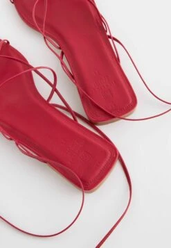 Next Signature Standard - Tongs - Red 11 Next Signature Standard - Tongs - Red -Chaussures Soldes f6dbb467ef8546b0bf3a18fbedb4193e