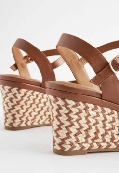 Next Forever Comfort® Open Toe Wedges Regular Wide Fit - Sandales Compensées - Tan Brown -Chaussures Soldes f9836875237a4598b97ff3ac77355258
